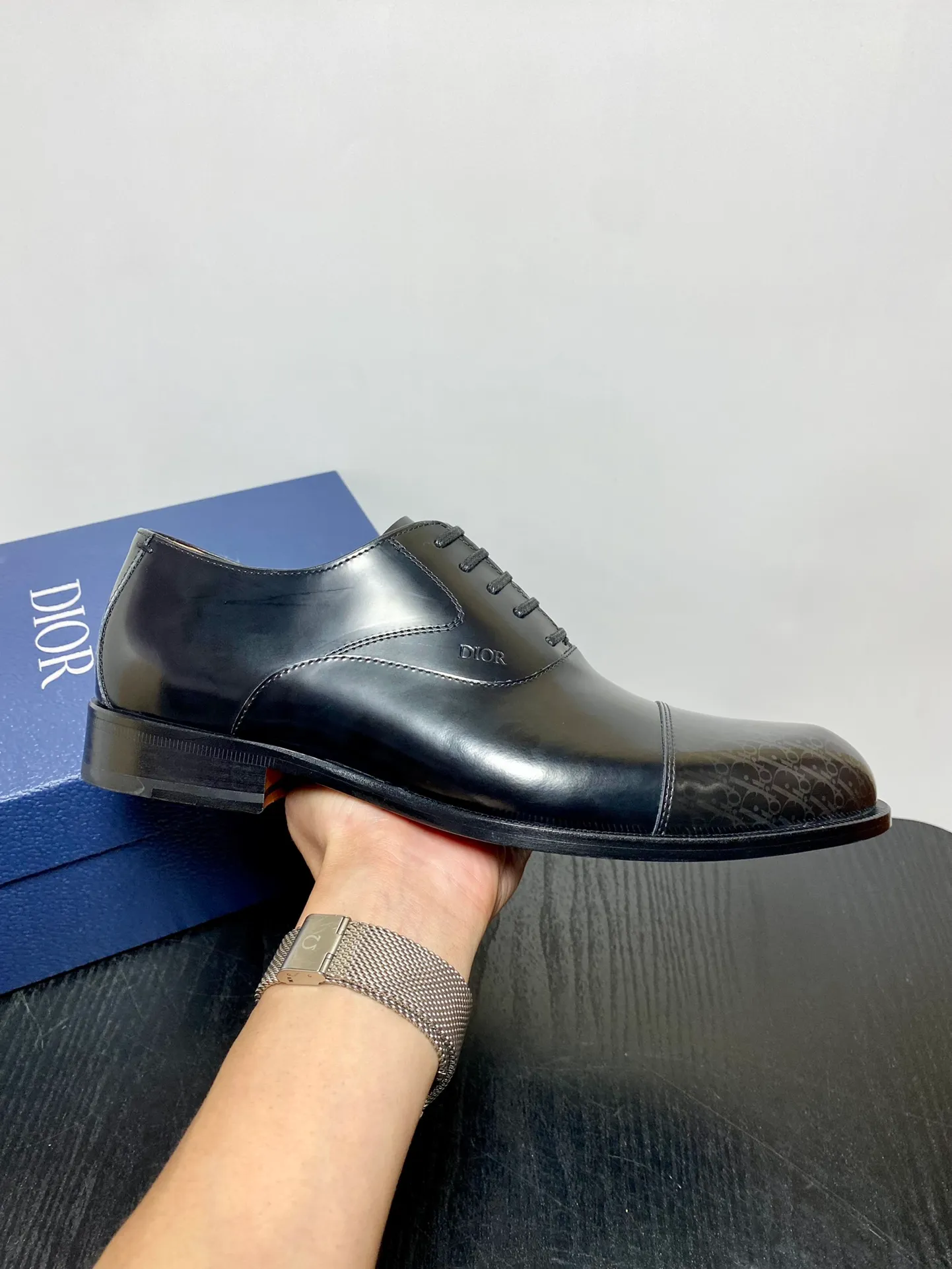 Men's shoes 💰960 Dior Derby shoes | Genuine leather sole formal leather shoes | Carefully crafted with open-edge beaded cowhide | Water-dyed cowhide lining | With classic lace-up closure | Exquisite embossed brand logo on the side | Glossy stacked heel design enhances style | Can be matched with formal or casual looks Size: 39-44 (customized at 38.45.46)